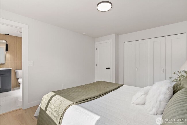 Building Photo - 11602 SE 210th Pl