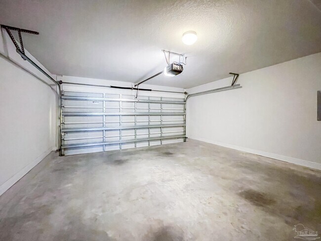 Building Photo - 12390 Pinfish Rd