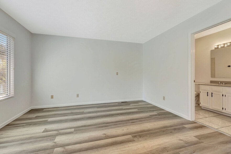 Building Photo - 206 Glenwood Ave