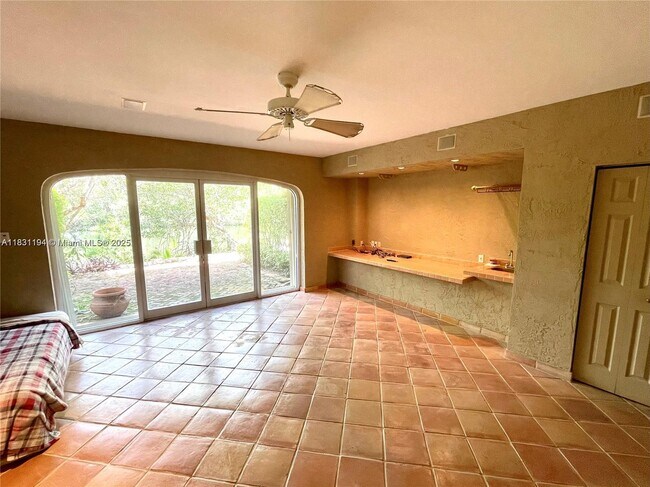Building Photo - 6204 Paradise Point Dr