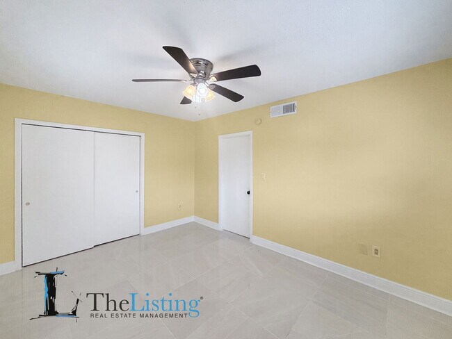 Building Photo - 5505 Hernandes Dr