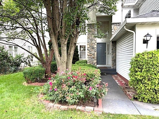 Building Photo - 2119 Horncastle Ln