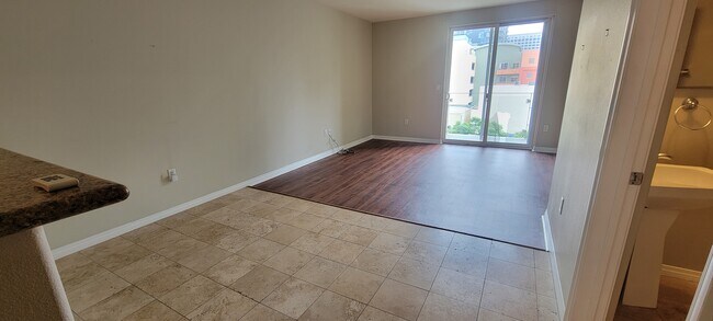 Building Photo - 1601 India St