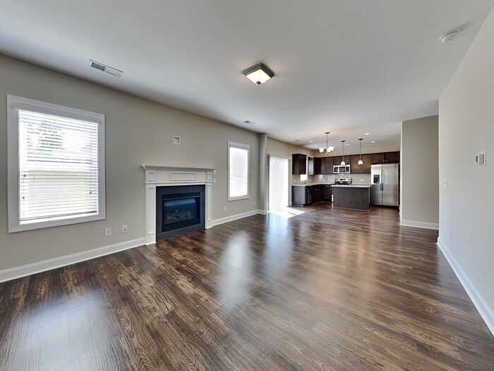 Building Photo - 6321 Silver Creek Ln