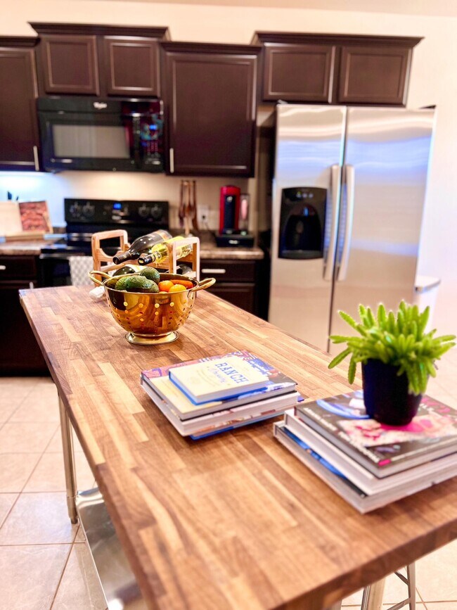 Building Photo - 5725 110th St