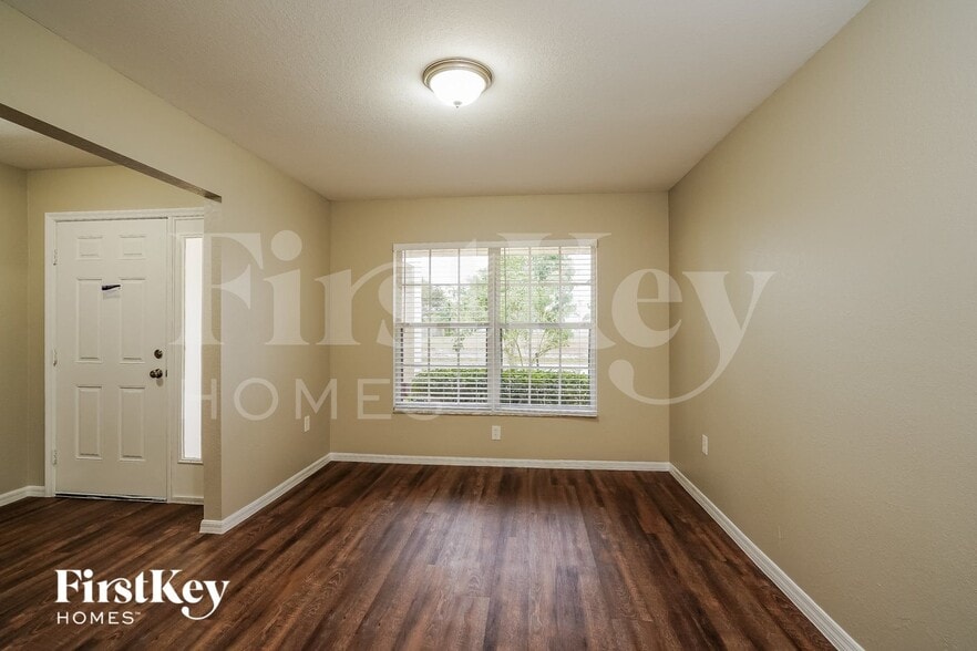 Building Photo - 2153 NW 18th Pl