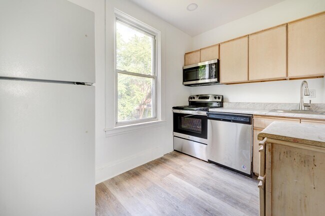 Building Photo - 3422 Ward St