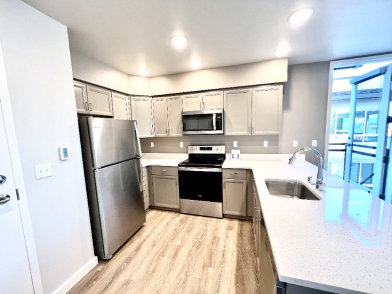 Building Photo - 2330 Yakima Ct