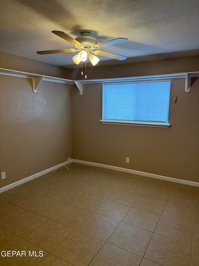 Building Photo - 3233 Isla Morada Dr