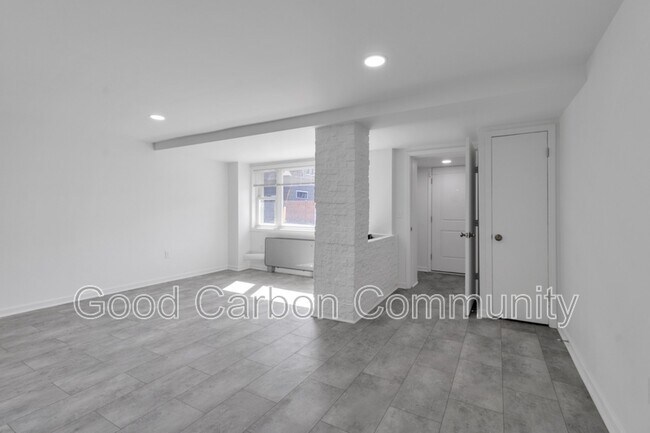 Building Photo - 209 Summer St