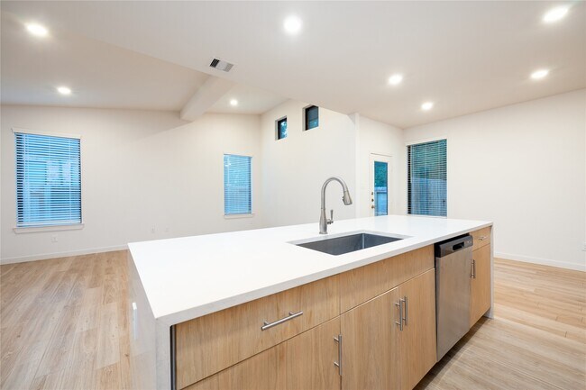 Building Photo - 2517 Appian Wy