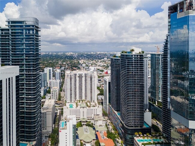 Building Photo - 950 Brickell Bay Dr