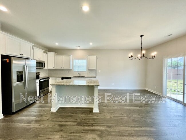 Building Photo - 1108 Mayfern Dr