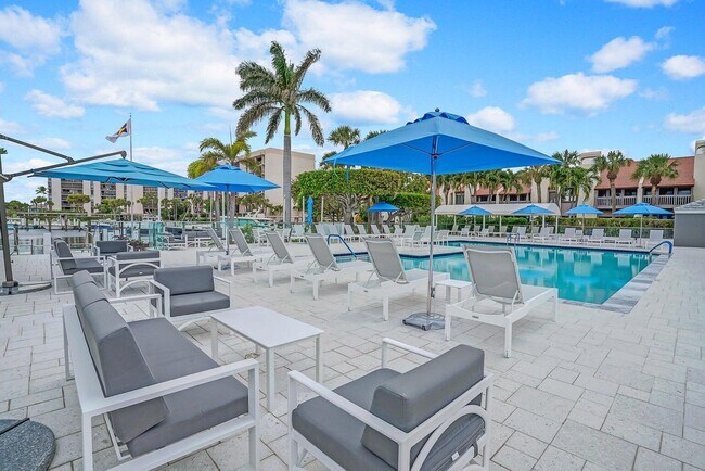 Building Photo - 2727 N Ocean Blvd