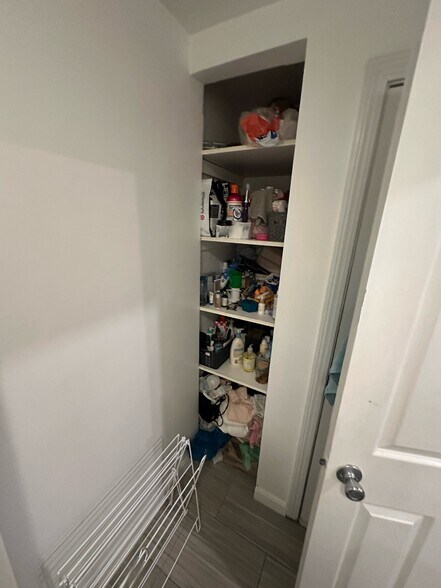 Building Photo - 214 Hanover St