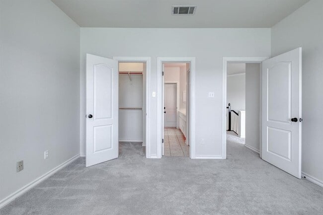 Building Photo - 9215 Spicebrush Dr