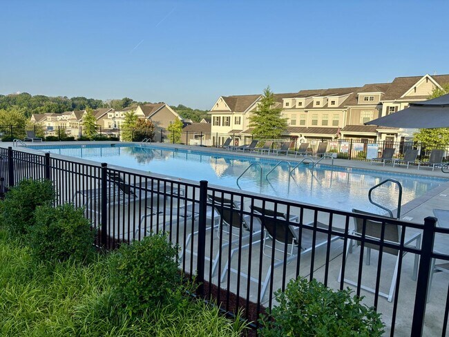 Building Photo - Clover Glen Rental