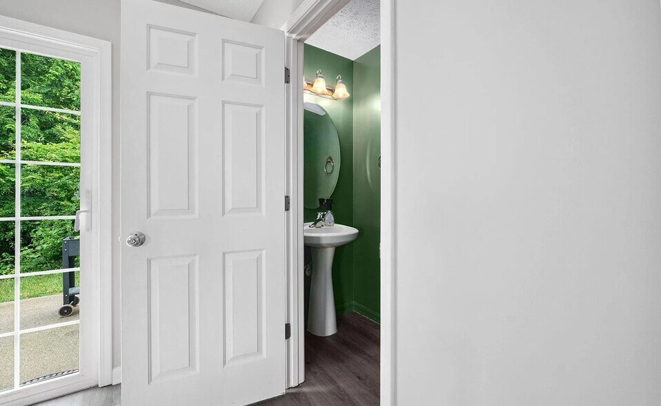 Living room bathroom - 2018 Grassy Banks Dr