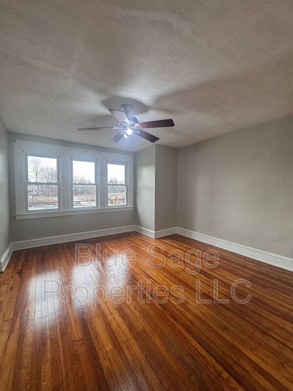 Building Photo - 1411 Lawrence Rd