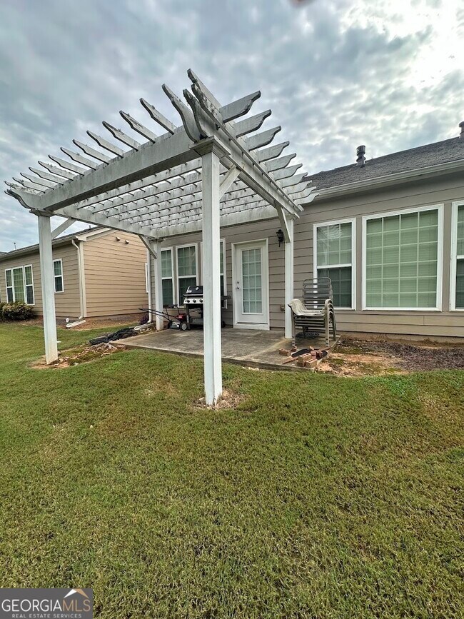 Building Photo - 216 High Ct Way