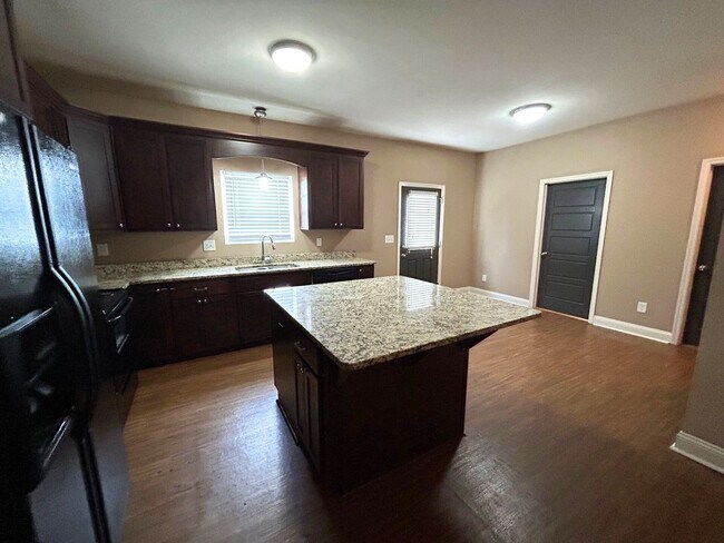 Building Photo - 223 Madison Heights
