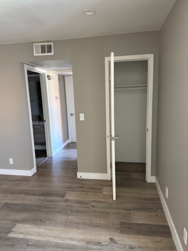 Building Photo - 11040 Hesby St