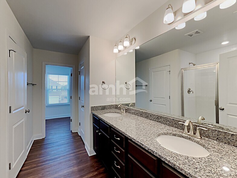 Building Photo - 4849 Chutney Dr