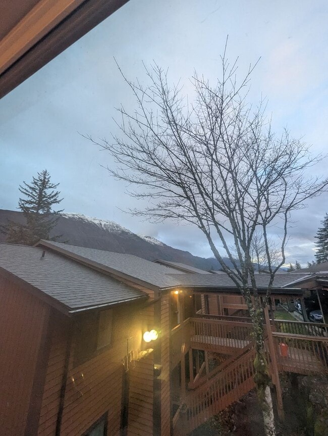 Building Photo - 2 bed/1 bath Crowhill condo on Douglas- Unfurnished