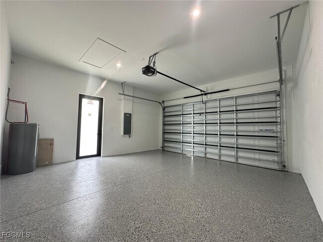 Building Photo - 1214 Cherry St E