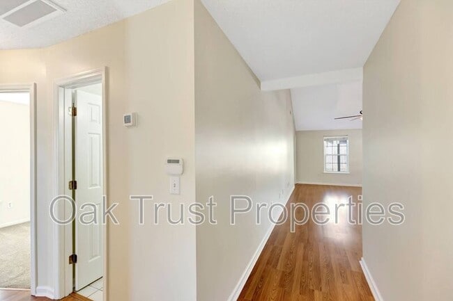 Building Photo - 5098 Westview St