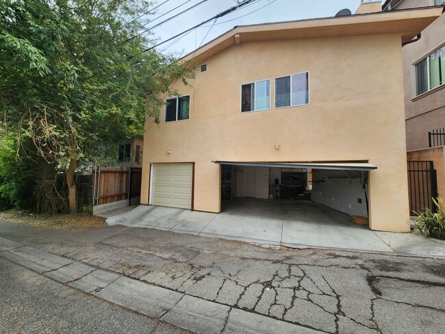 Building Photo - 11131 Sunshine Ter