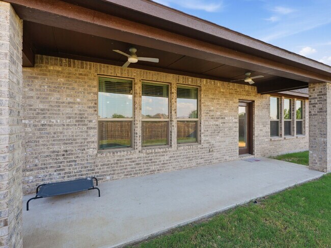 Building Photo - 1128 Red Hawk Ln