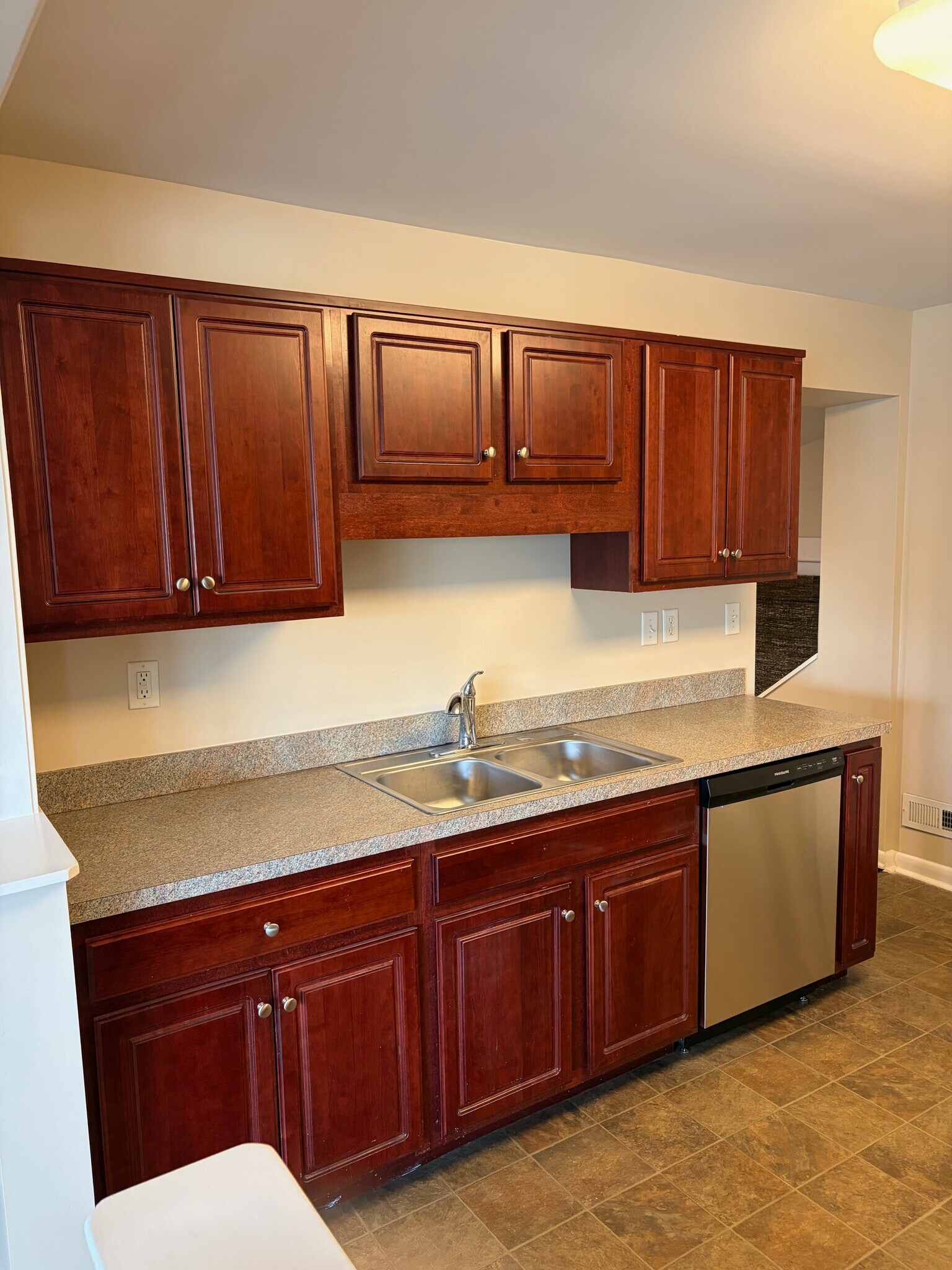 Building Photo - 7408 Lorenzo Ln