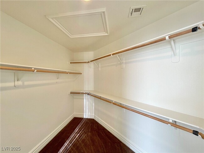 Building Photo - 65 Sahalee Dr
