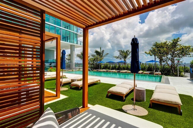 Building Photo - 3131 NE 7th Ave