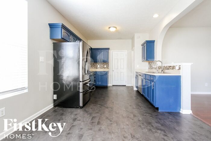 Building Photo - 15526 Farmland Ct