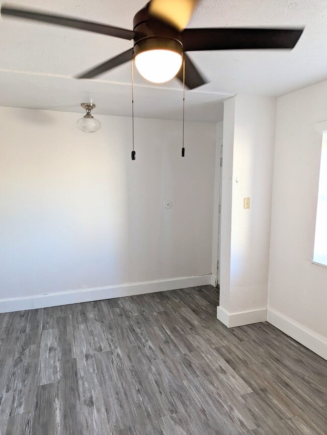 Building Photo - 127 E Fleming Ave