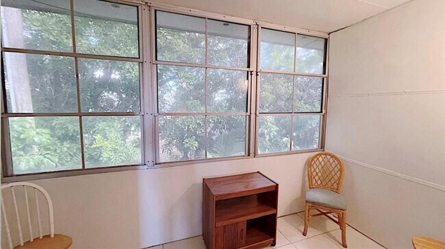 Building Photo - 1200 Colonnades Dr