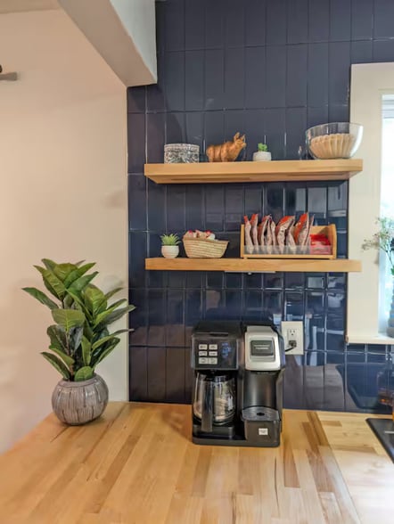 Building Photo - 10095 Lake Forest Way