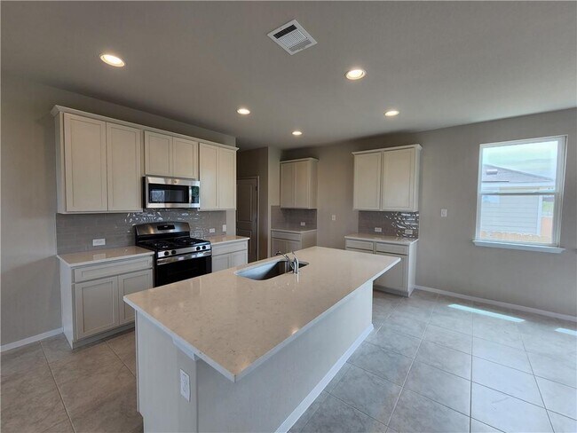 Building Photo - 11400 Milano Dr