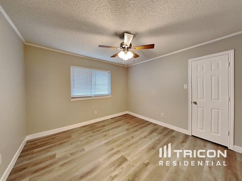 Building Photo - 2210 Diamond Point Dr