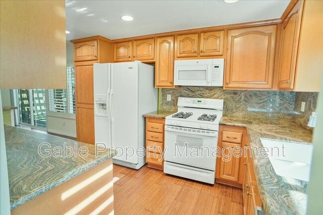 Building Photo - 25735 Velan Dr