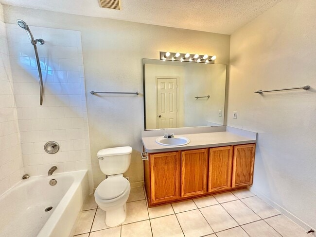 Building Photo - 18214 Wren Dale Ln