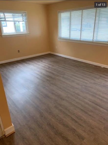 Building Photo - 1411 Custer St