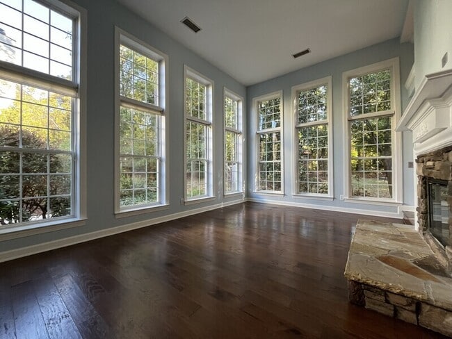 Building Photo - 10707 Pomerane Pl