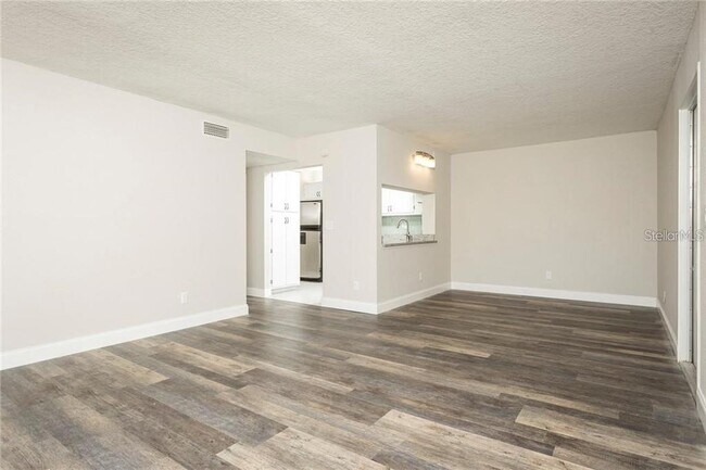 Building Photo - 8209 Sun Spring Cir