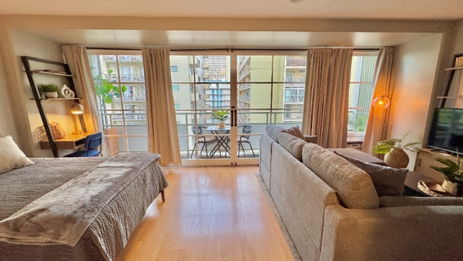 Building Photo - 445 Kaiolu St