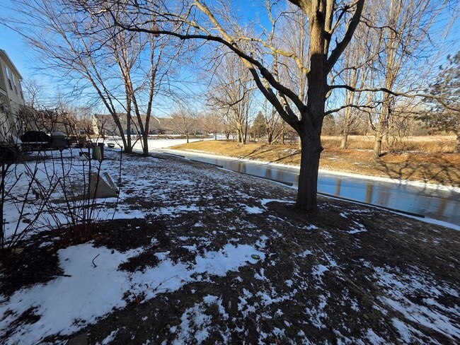 Building Photo - 3996 Blackstone Dr