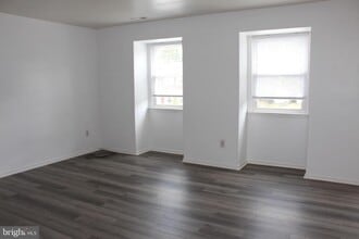 Building Photo - 26 Deedre Ln