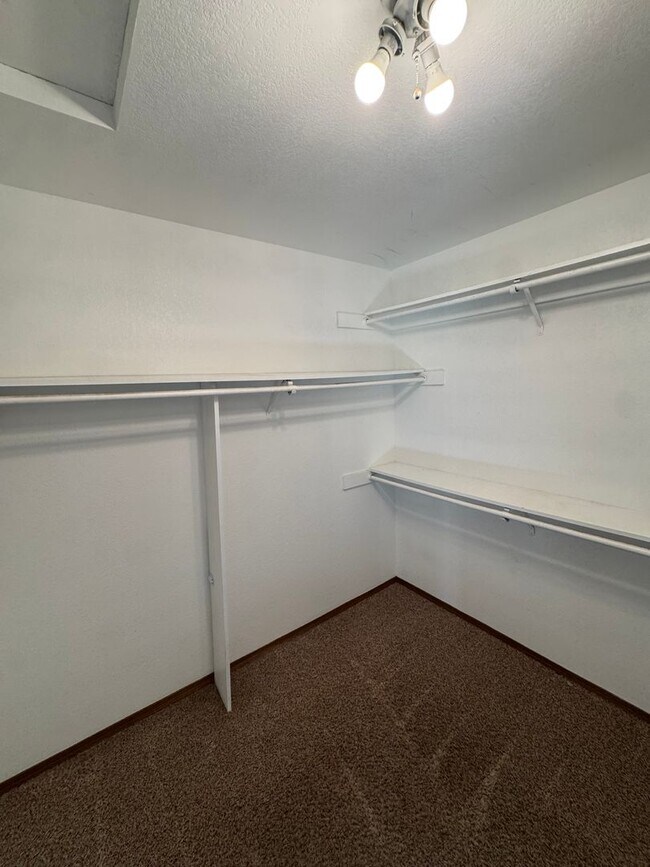 Building Photo - 3-Bedroom Home on Spacious Property in a Great Nipomo Location